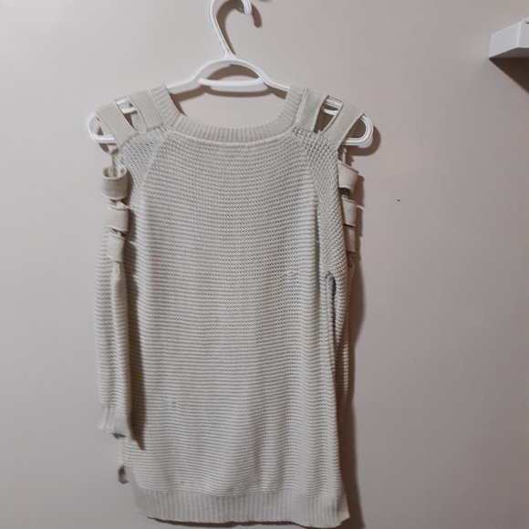 Junior's sweater - Picture 2 of 3